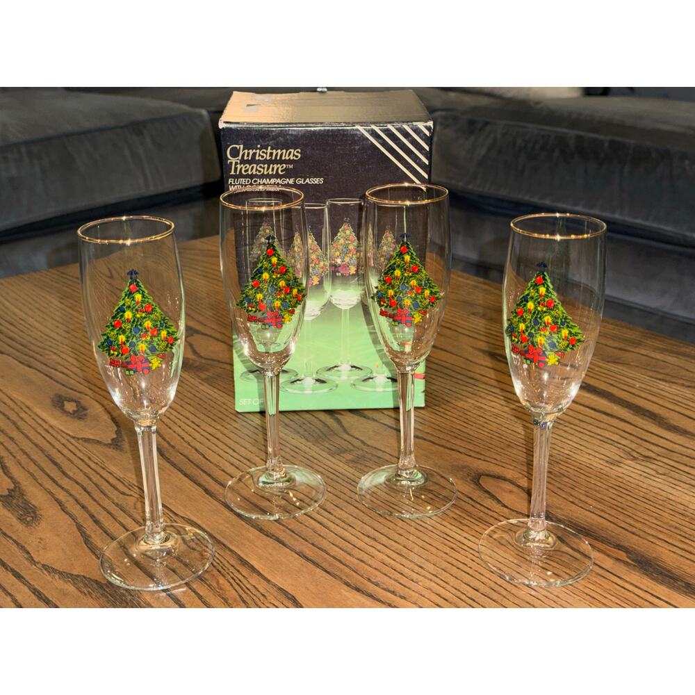 Set of 4 Vintage Christmas Treasure 8oz Fluted Champagne Glasses with Gold Trim